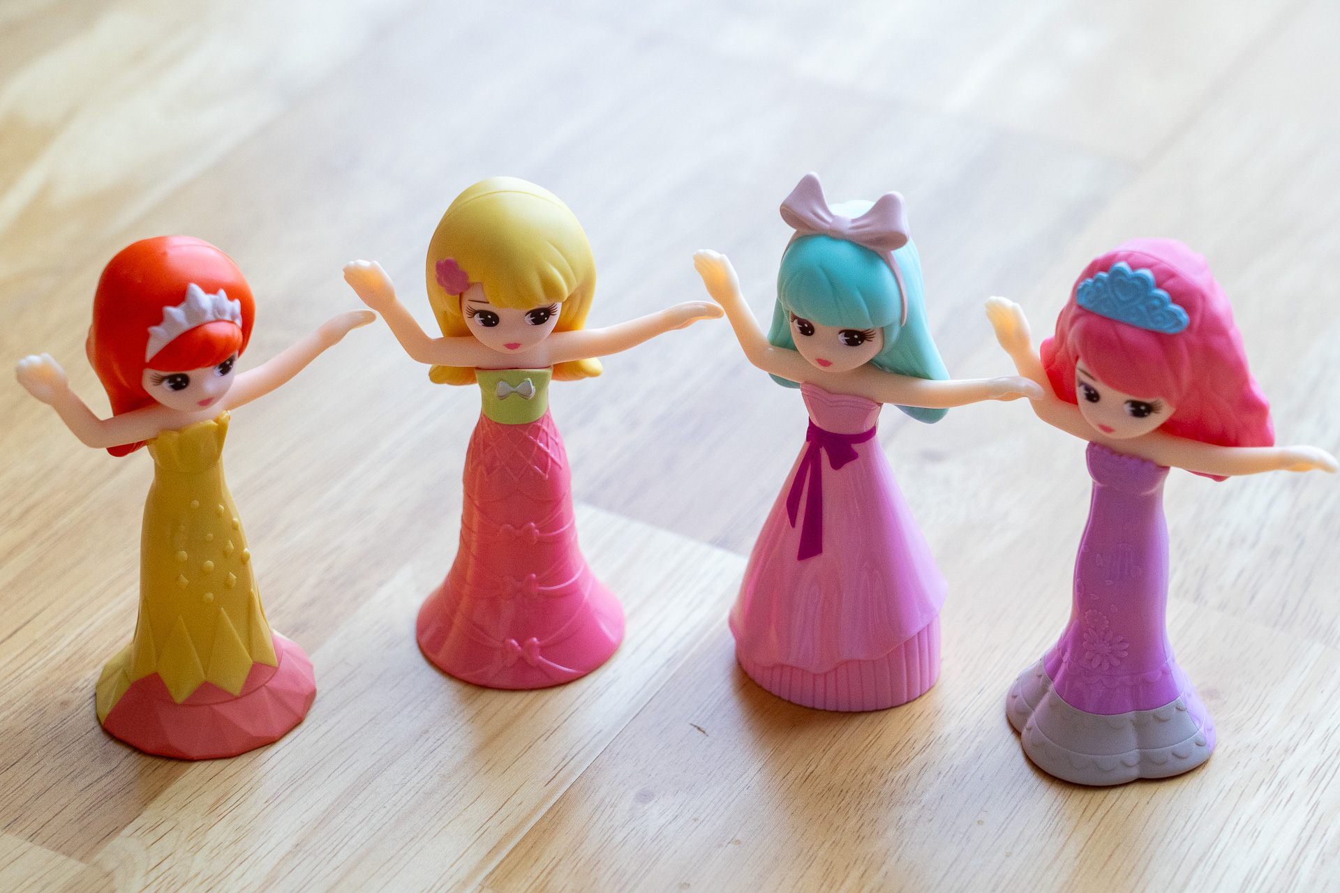 ロングドレス姿のリカちゃん4種