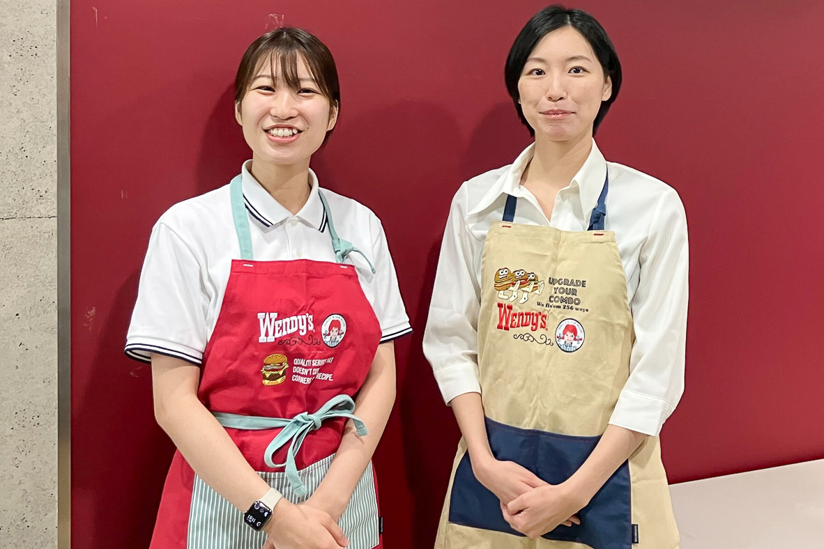 ウェンディーズ・ジャパン/ファーストキッチン株式会社 マーケティング部 企画課 商品開発担当 吉川菜美氏（左）と阿部愛子氏（右）