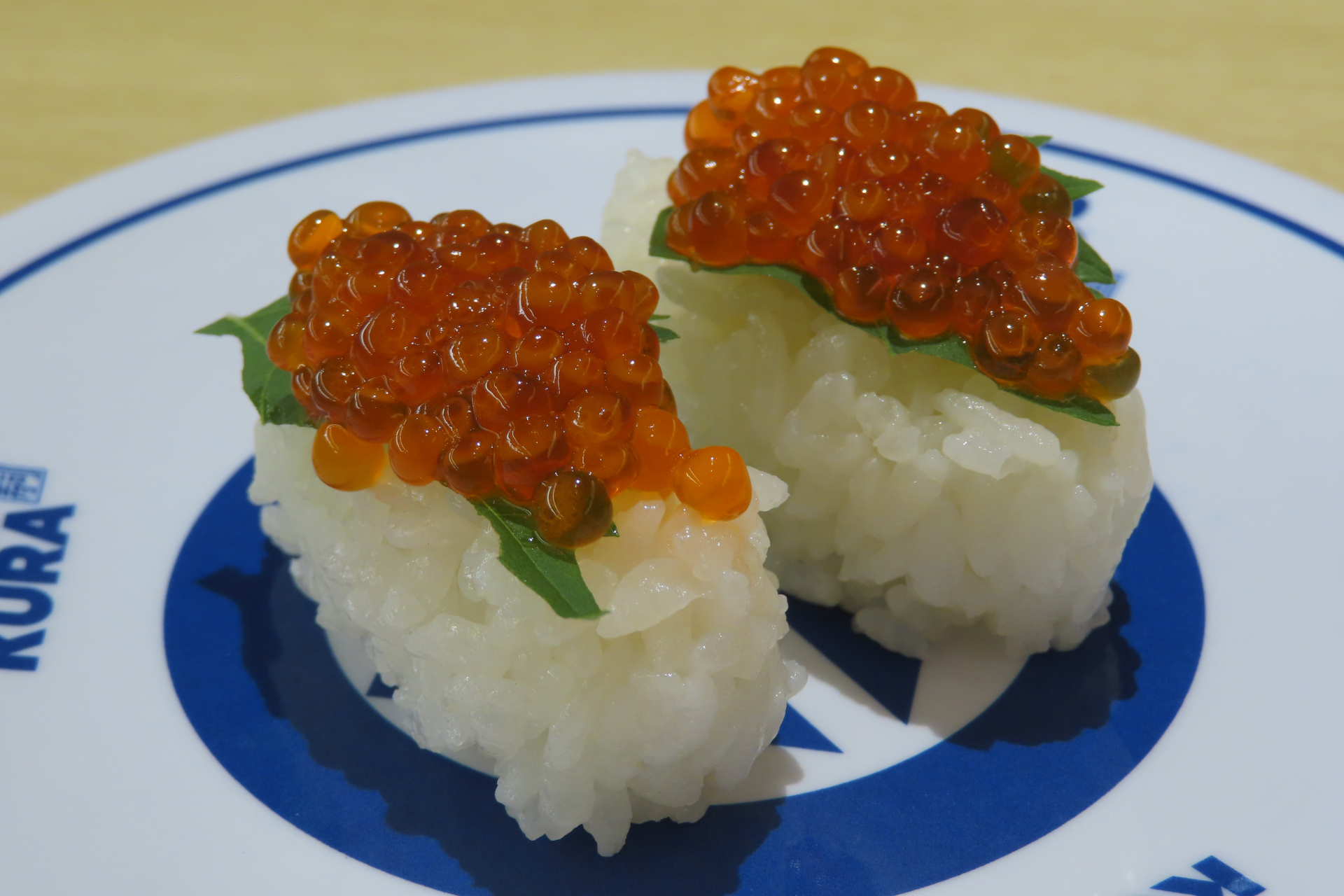 紅鮭いくらにぎり