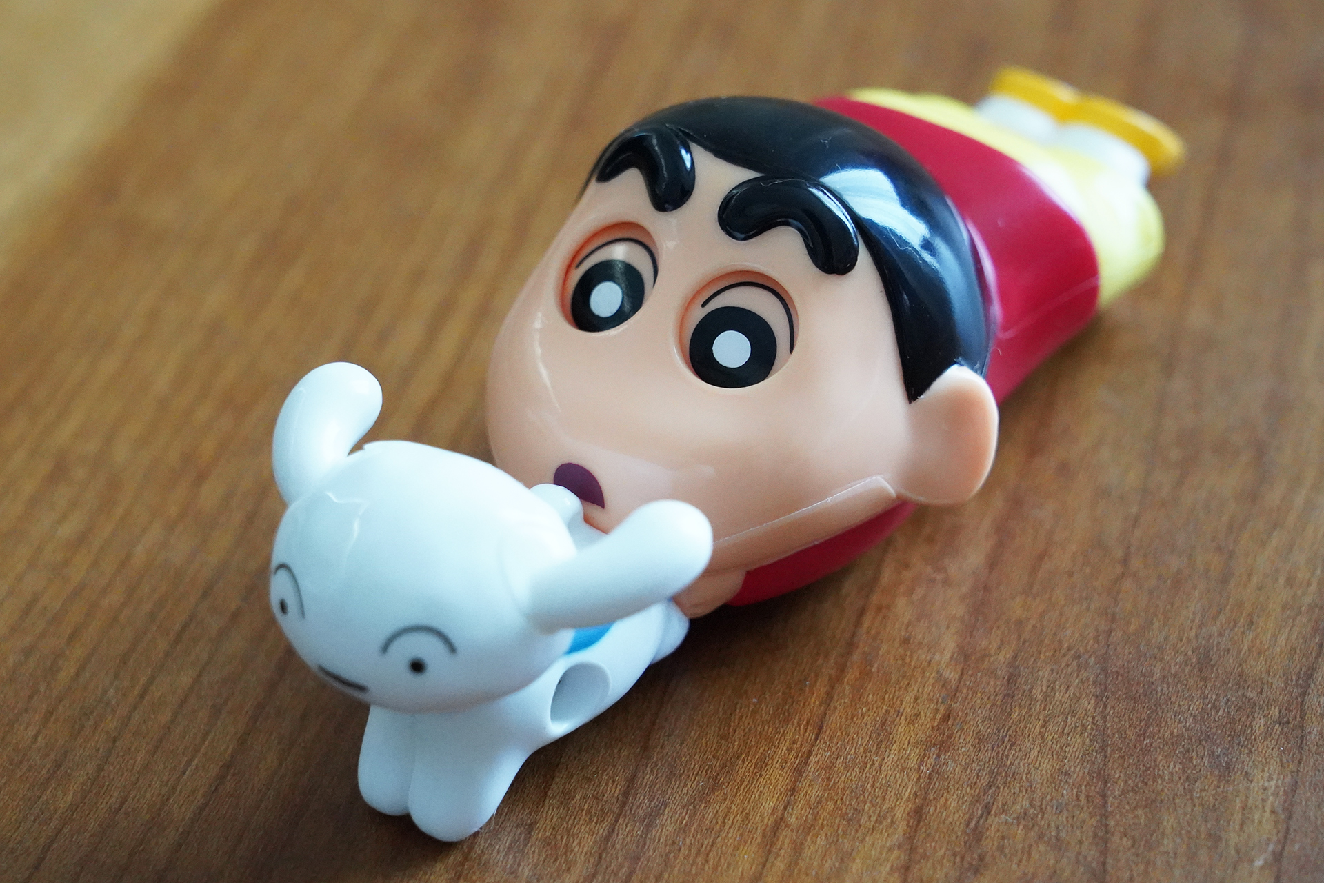 シロとしんちゃんのフィギュア