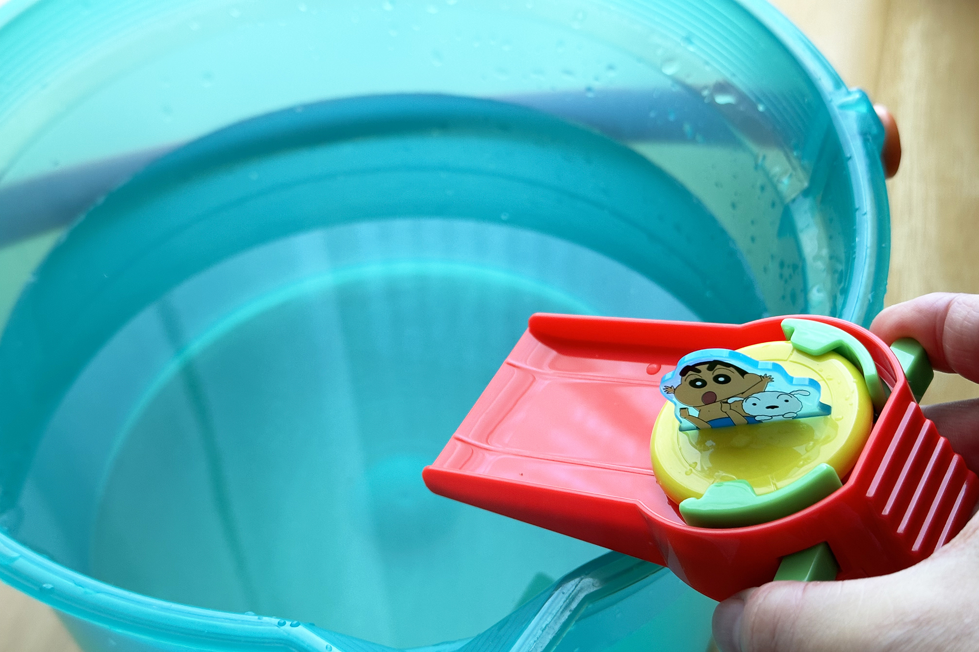 台座の横のボタンを押すと滑り落ちるぞ