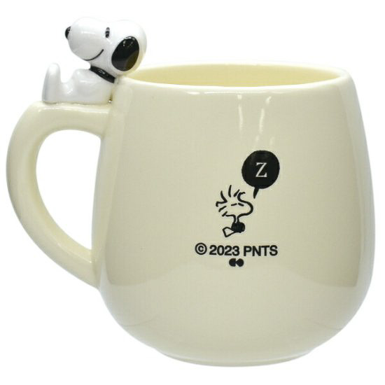 PEANUTS」スヌーピーがちょこんと座った姿がかわいいマグカップが発売