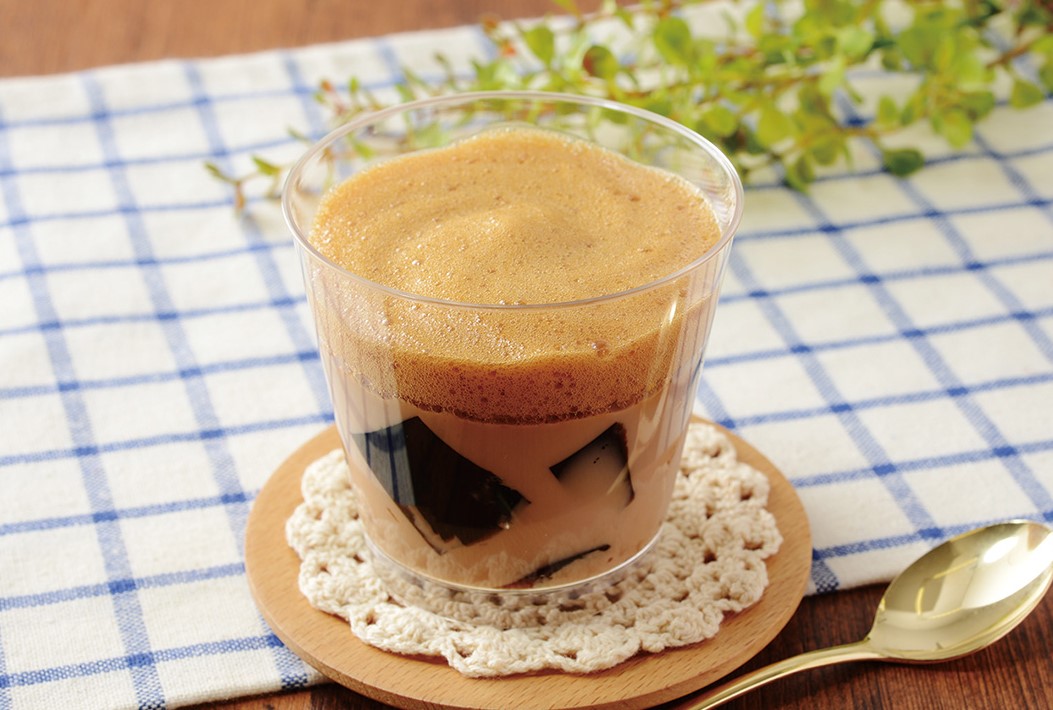 「ダルゴナミルクティー」（246円）