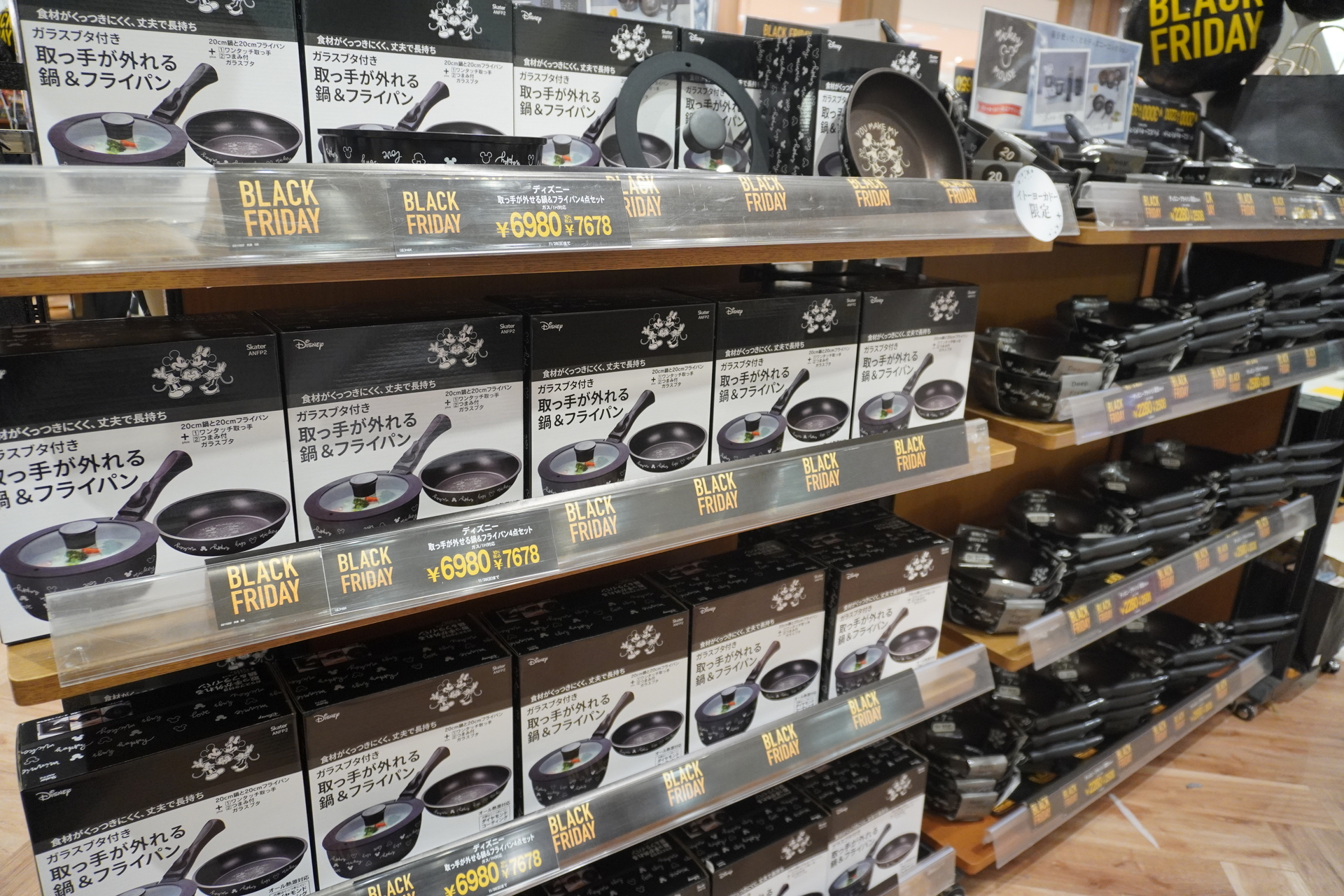 人気のフライパンセットも特別価格に