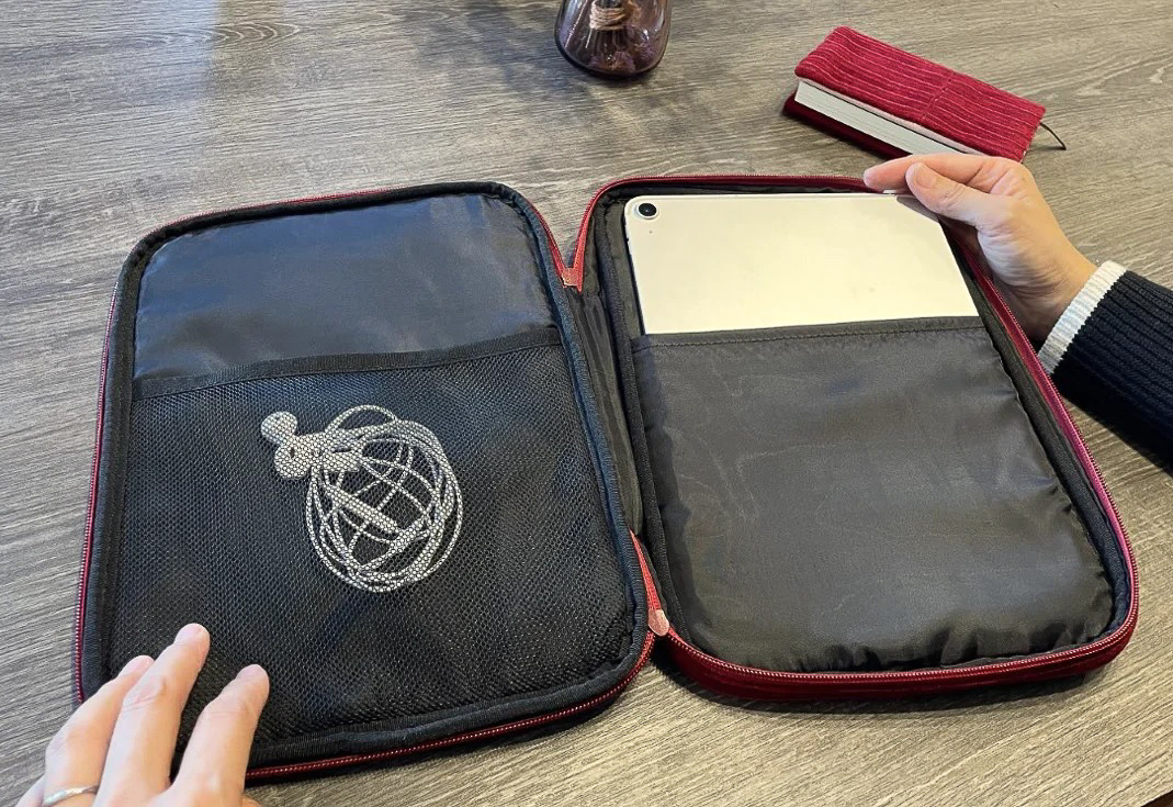 ソファー柄タブレットケース