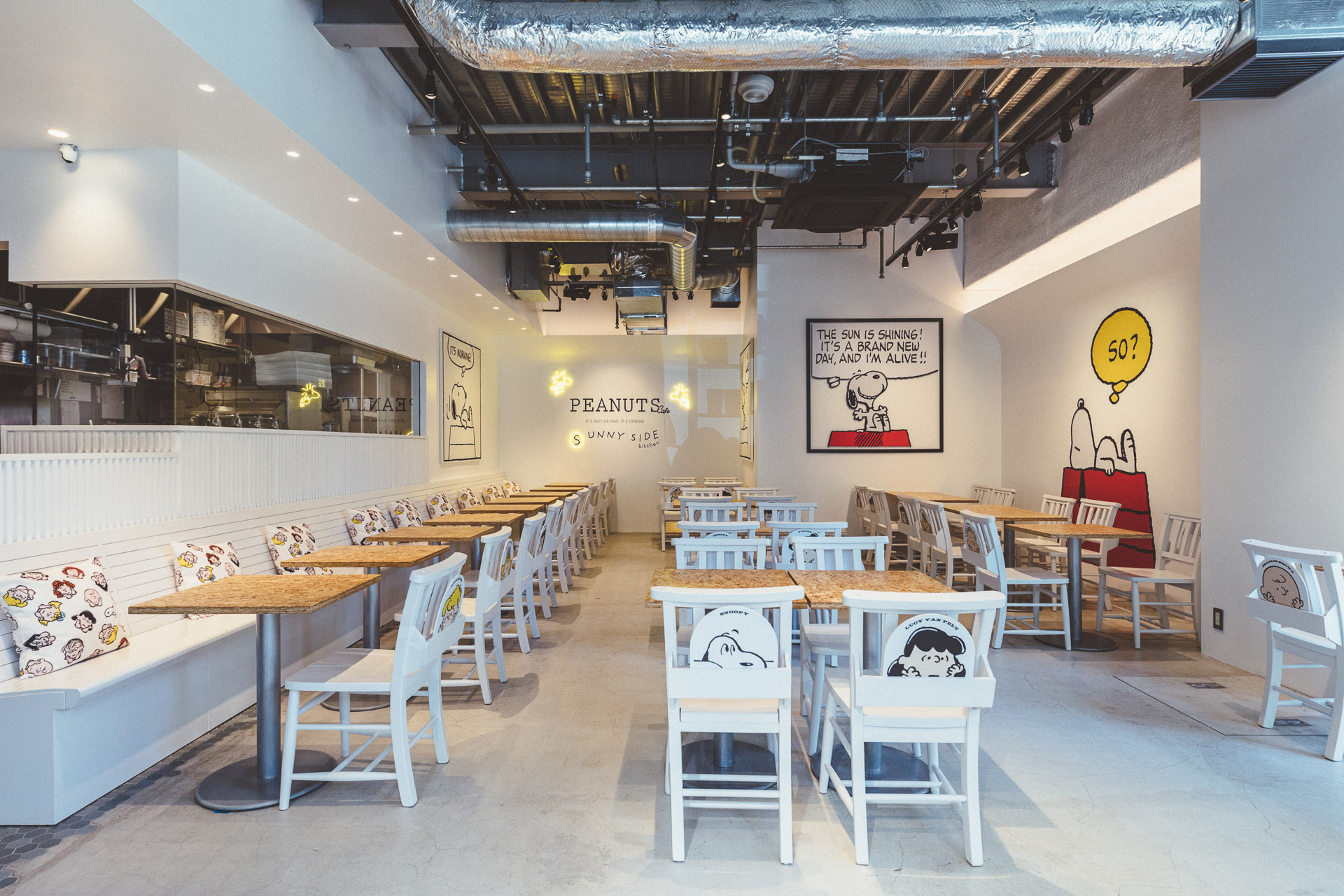 PEANUTS Cafe SUNNY SIDE kitchen