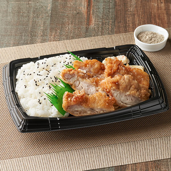 ファミマ、「世界の山ちゃん」監修 クセになる「幻のコショウ」を使っ