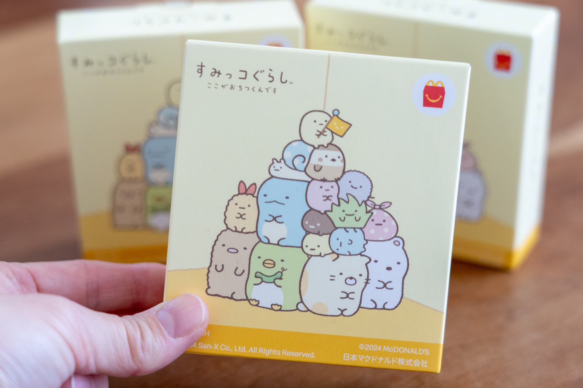 外箱は10×9×3cm（縦×横×厚さ）のサイズ