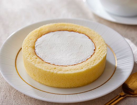 「Uchi Café プレミアムロールケーキ」（194円）