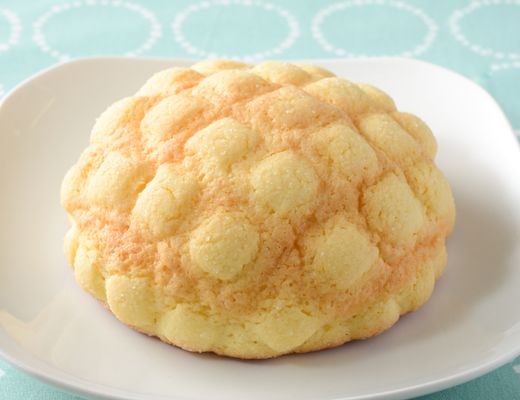 「ふわサクっ！メロンパン」（127円）