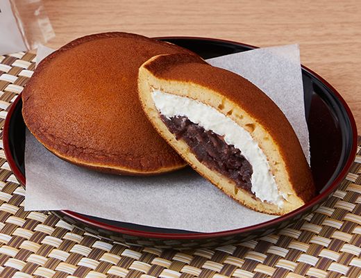 「Uchi Café どらもっち（あんこ＆ホイップ）」（192円）