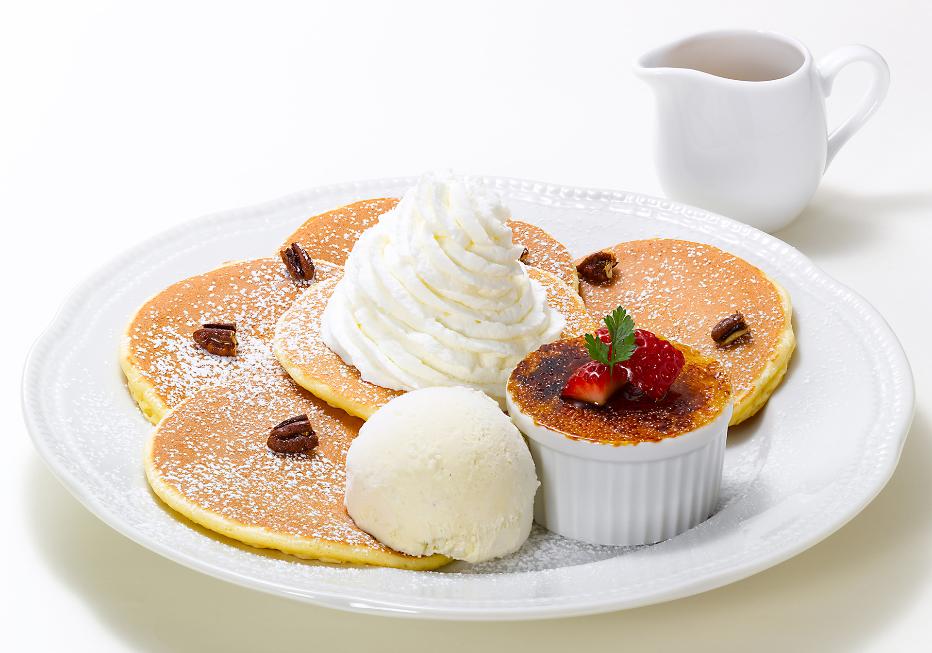 「パンケーキ＆苺のプチブリュレ」（1738円）