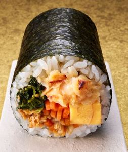 「賛否両論監修 銀鱈西京焼の恵方巻」（880円）