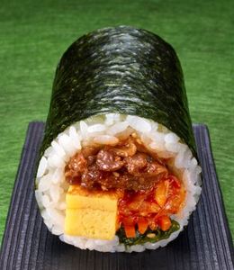「焼肉トラジ監修 黒毛和牛焼肉の恵方巻」（980円）