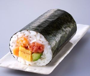 「海鮮恵方巻」（1本 550円、3本 1550円）