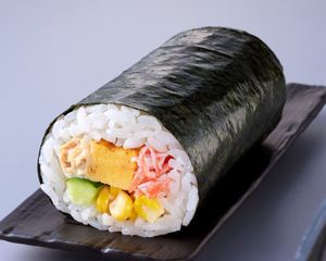 「サラダ恵方巻」（450円）