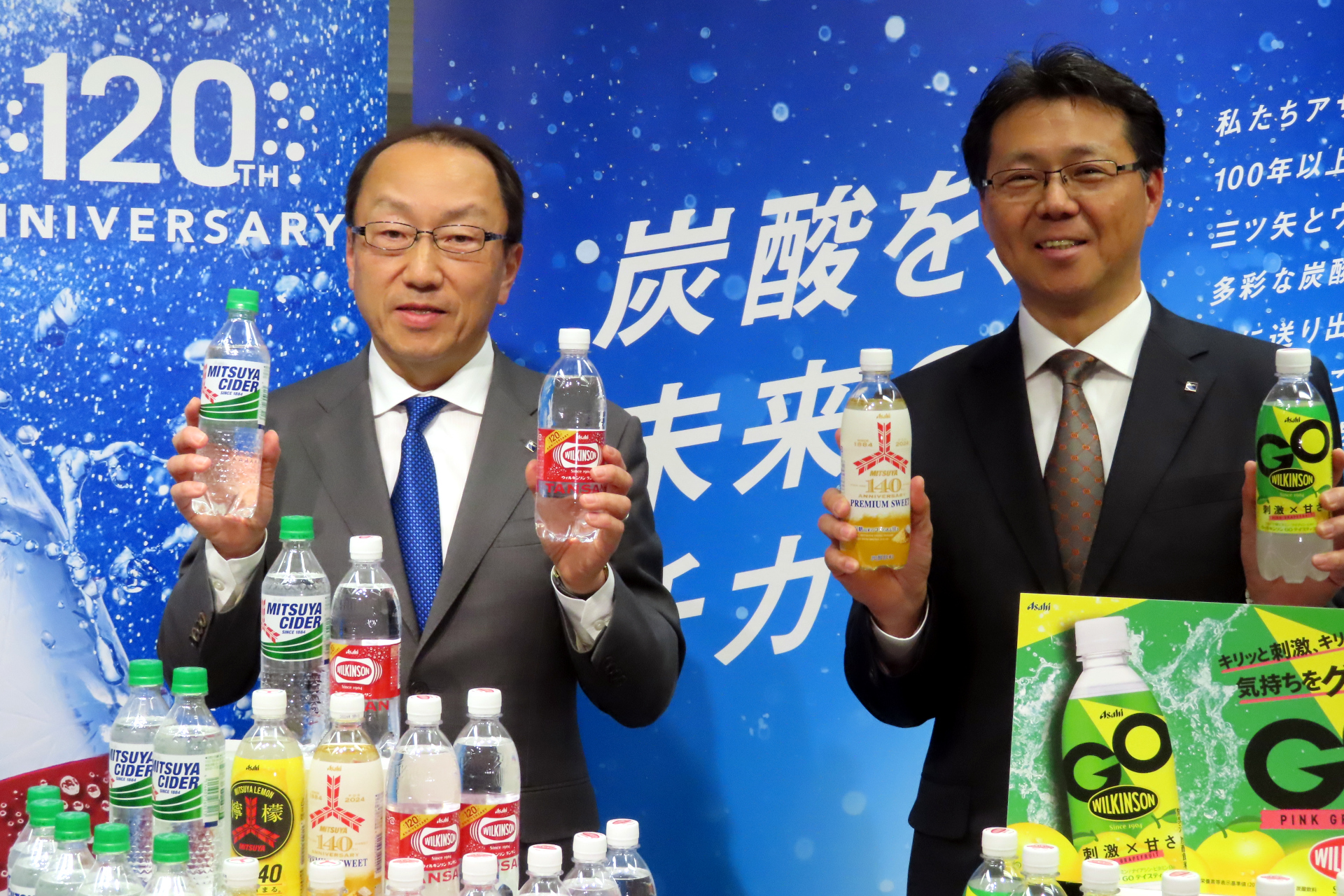 代表取締役社長の米女太一氏（左）と取締役 兼 常務執行役員 マーケティング本部長の野村和彦氏（右）