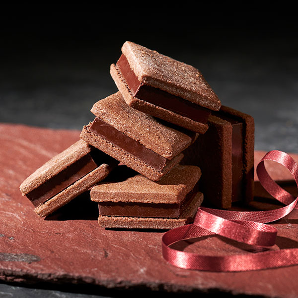 パティスリー キハチ「キャラメルショコラサンド」（2700円）