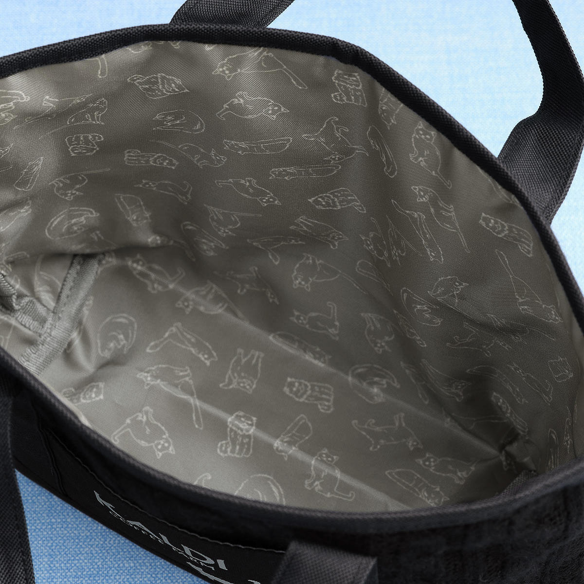 「ネコの日バッグ」（1650円）