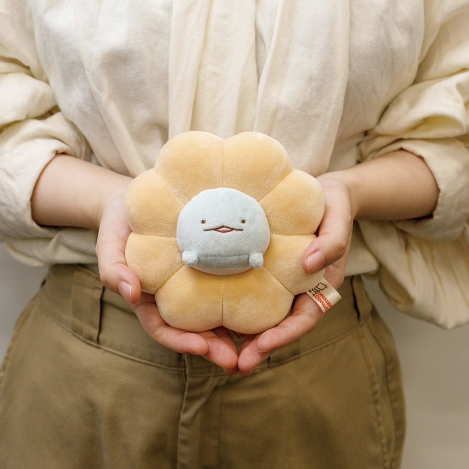 すみっコぐらし×ミスド」の“ミニトートバッグ/ぬいぐるみ/クッション