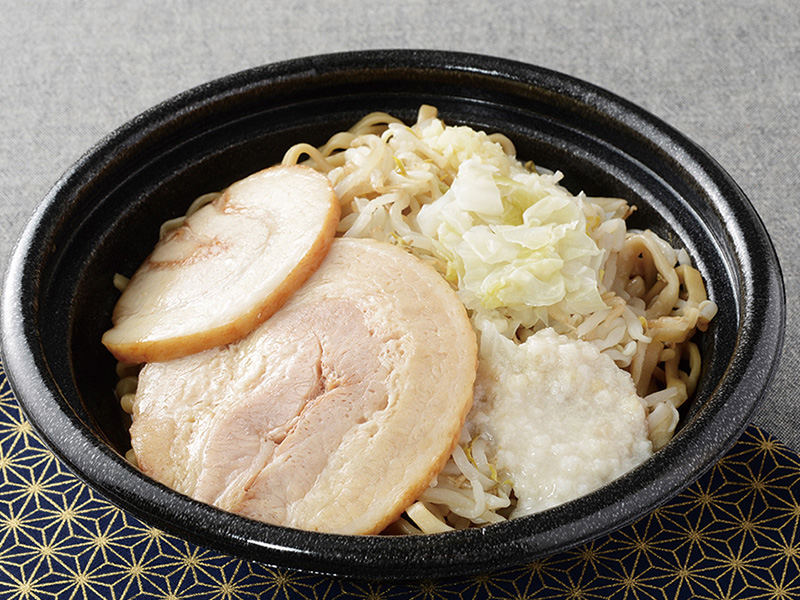 「肉盛！　満腹濃厚豚ラーメン」（678円）