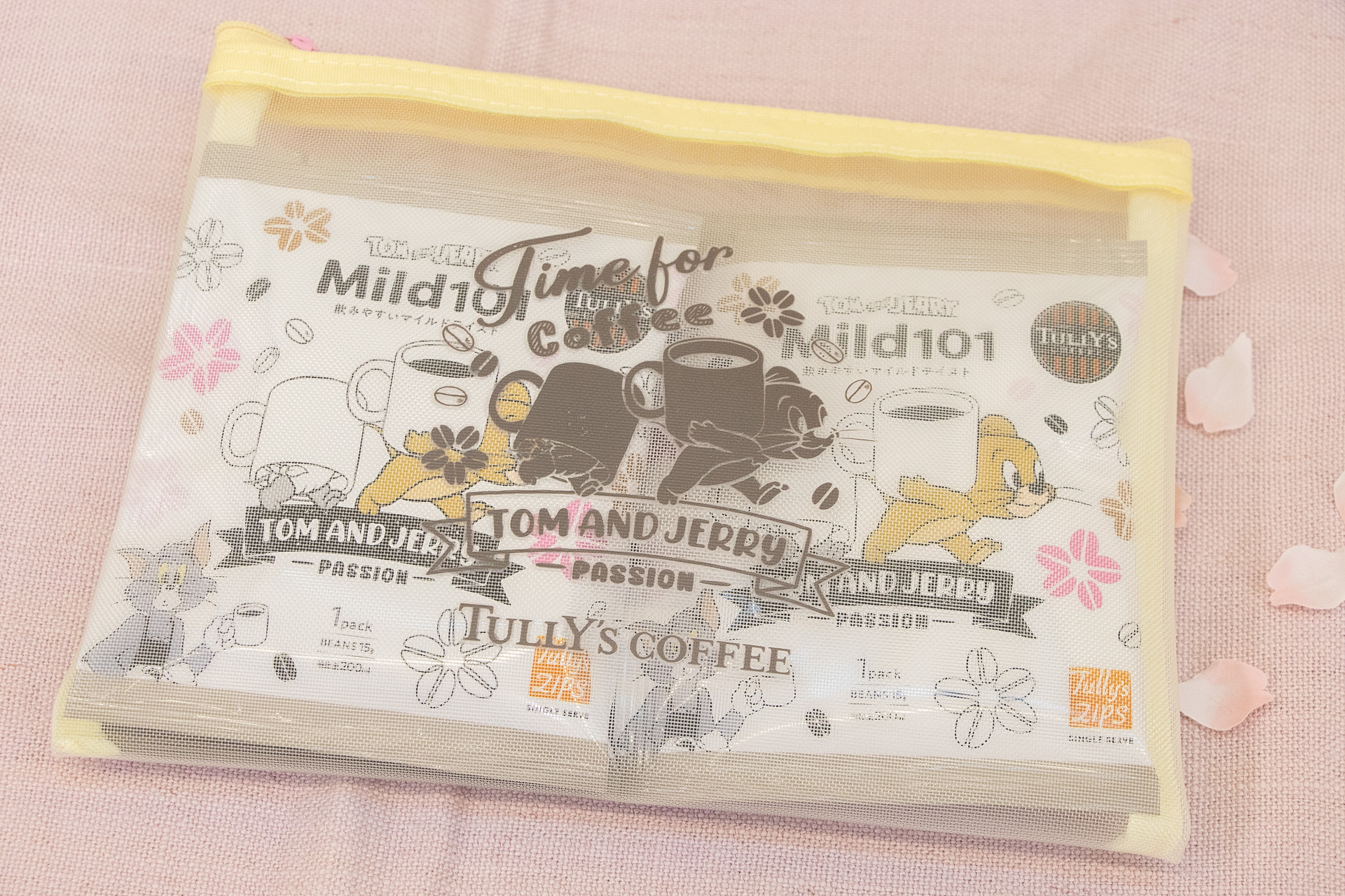 ジェリーとタフィーをデザインしたメッシュ素材のポーチ