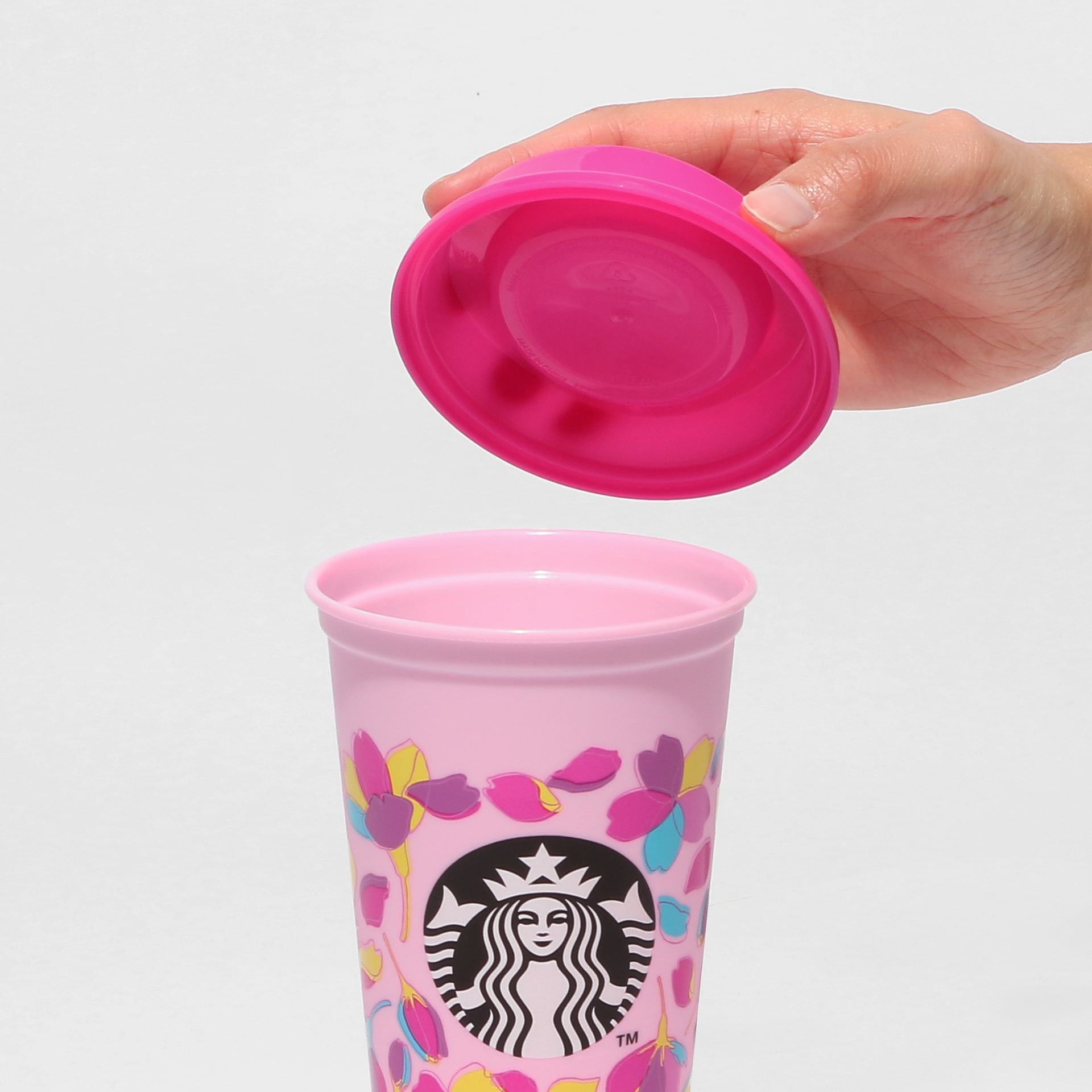 「SAKURA2024カラーチェンジングリユーザブルカップ473ml」（600円）