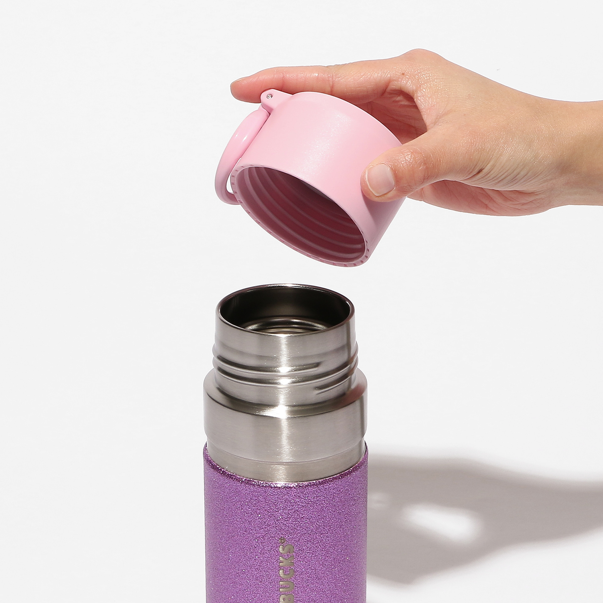 「ステンレスボトルSTANLEYグリッターパープル473ml」（5300円）