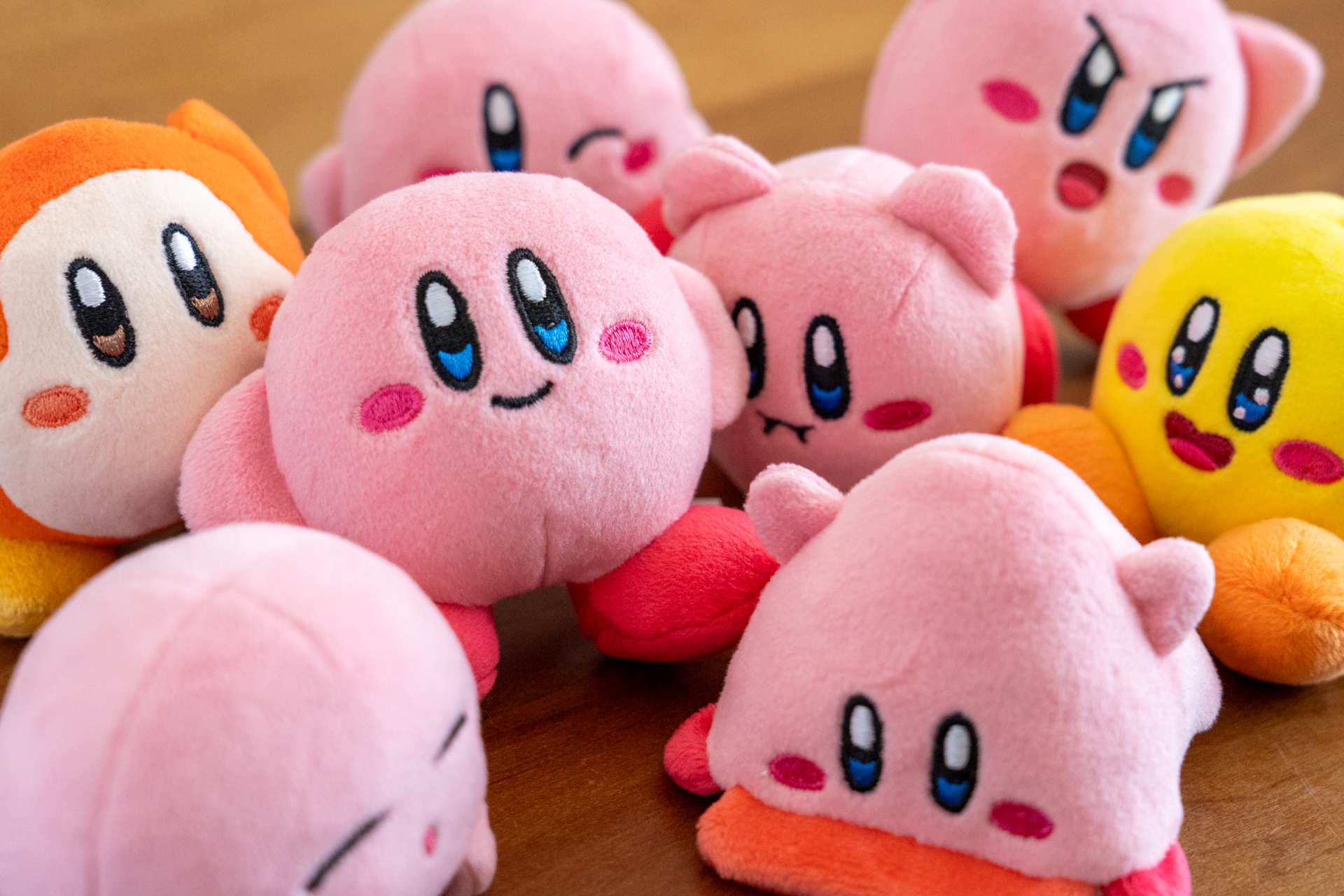 ハッピーセット初登場の「星のカービィ」は全8種のキュートなぬいぐるみ