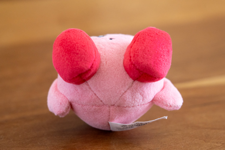 マック“ハッピーセット”に「星のカービィ」初登場！ 手のひら