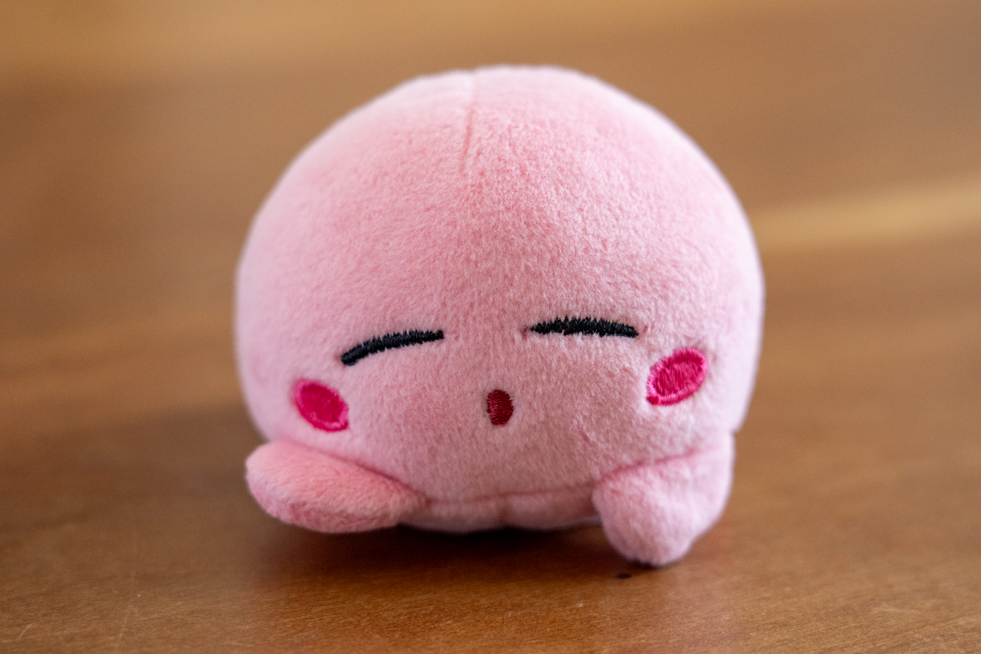 お昼寝をするカービィ