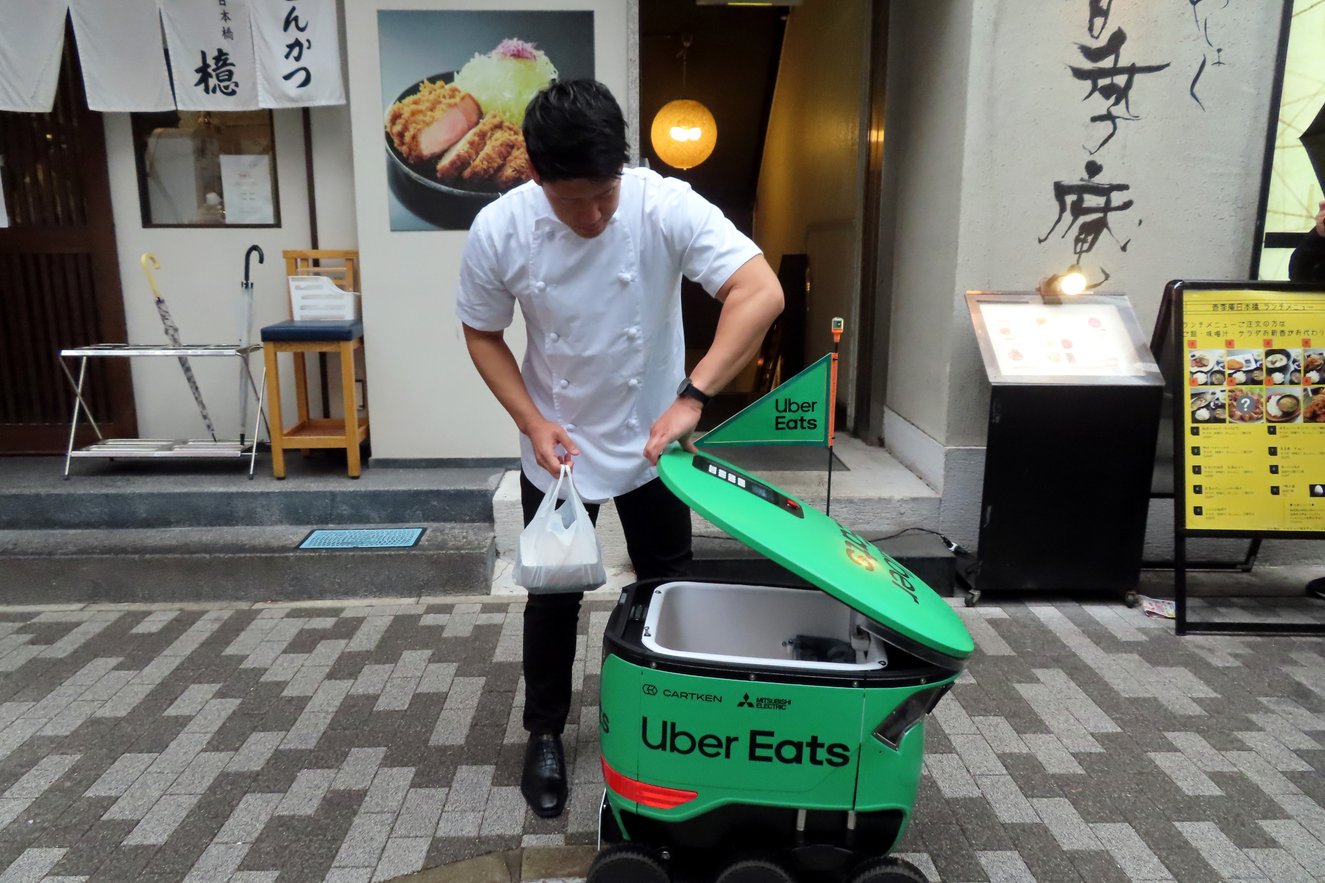 当初は日本橋のとんかつ檍、紅花別館の2店舗が対応