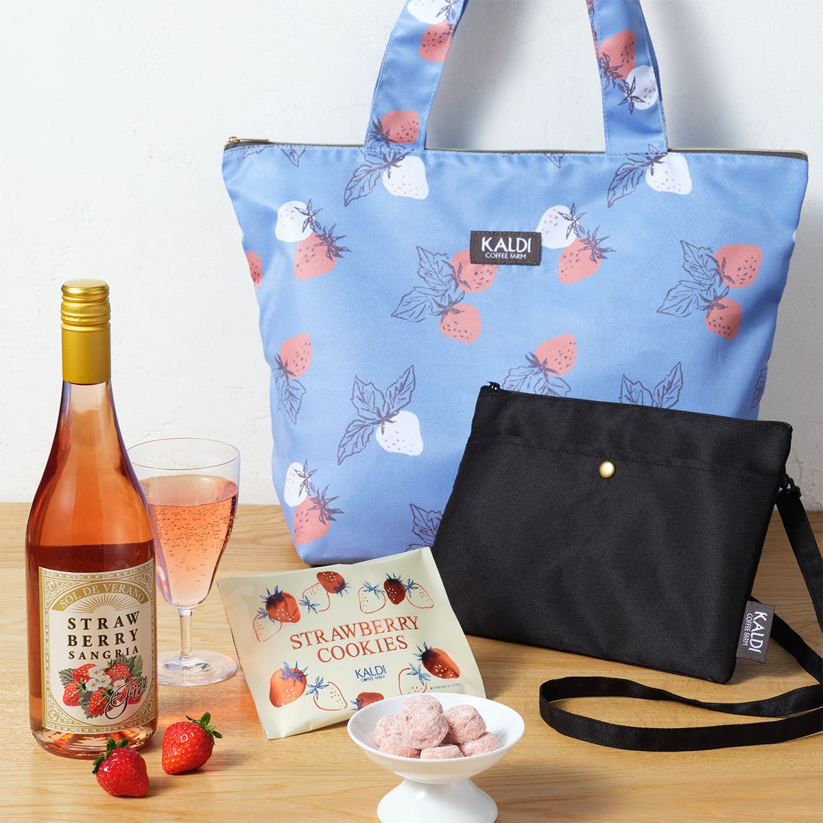 カルディ「いちごバッグ」