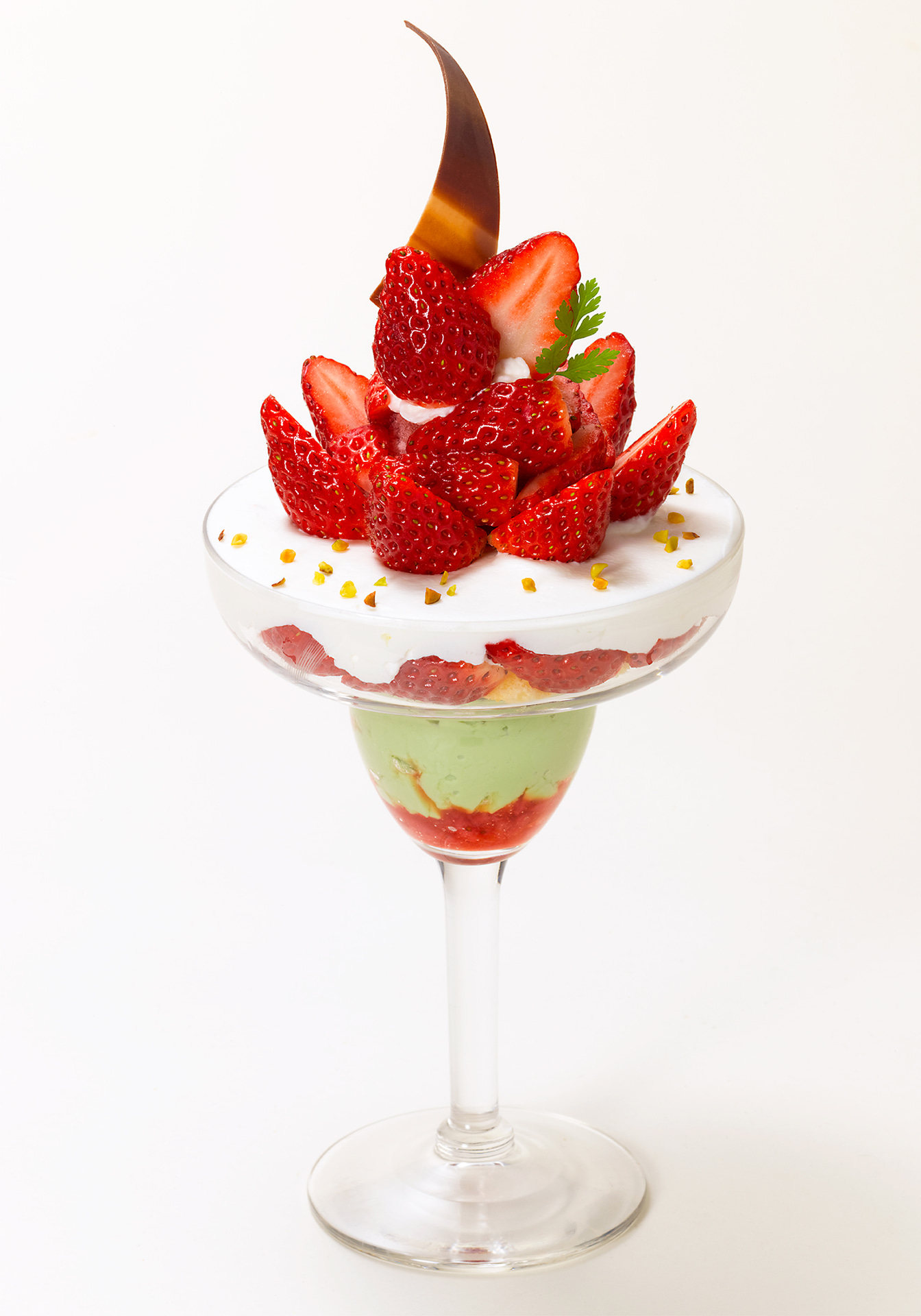 「プランタンパフェ～苺とピスタチオ～」（1628円）