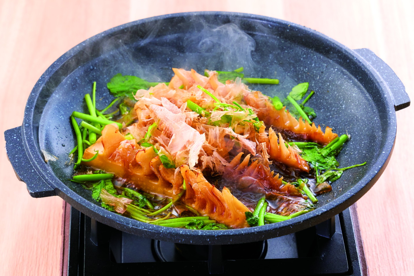 大たけのこと芹の土佐焼き陶板仕立て