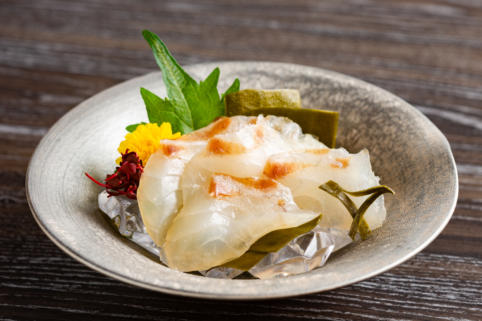 田中氏イチオシの「真鯛の昆布〆」