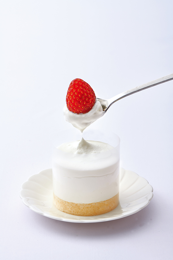 「とろ～りとろける苺のクリーミーショート」（680円）