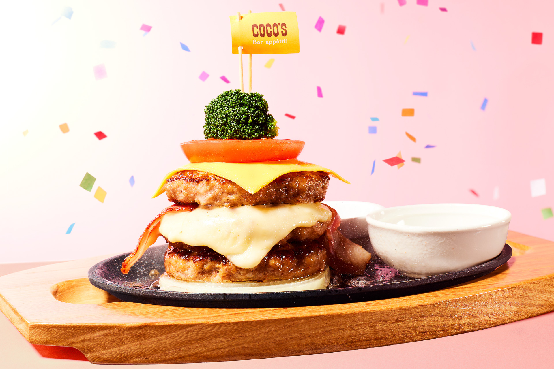 ココス「トリプルマウンテンハンバーグ」（1529円）