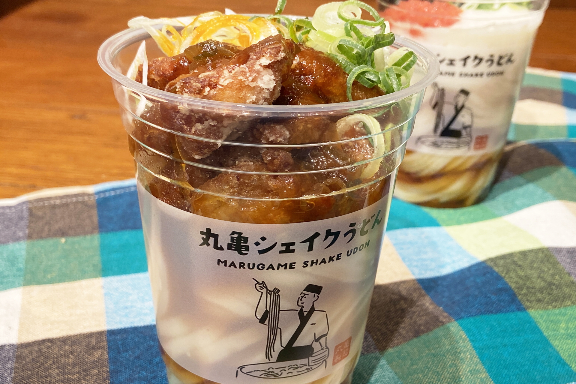 ピリ辛油淋鶏シェイクうどん