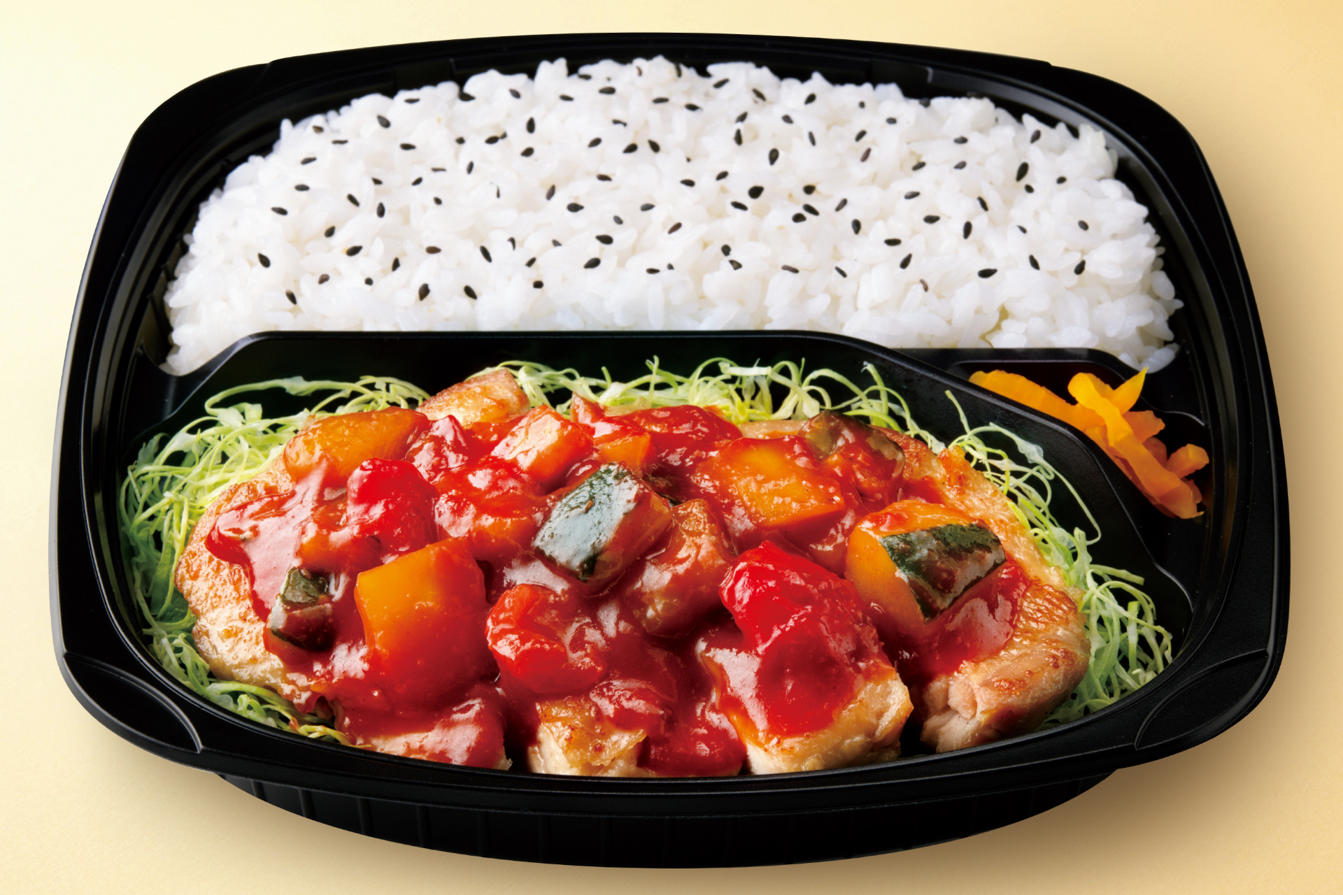 「旨トマトチキンステーキ弁当」（646円）