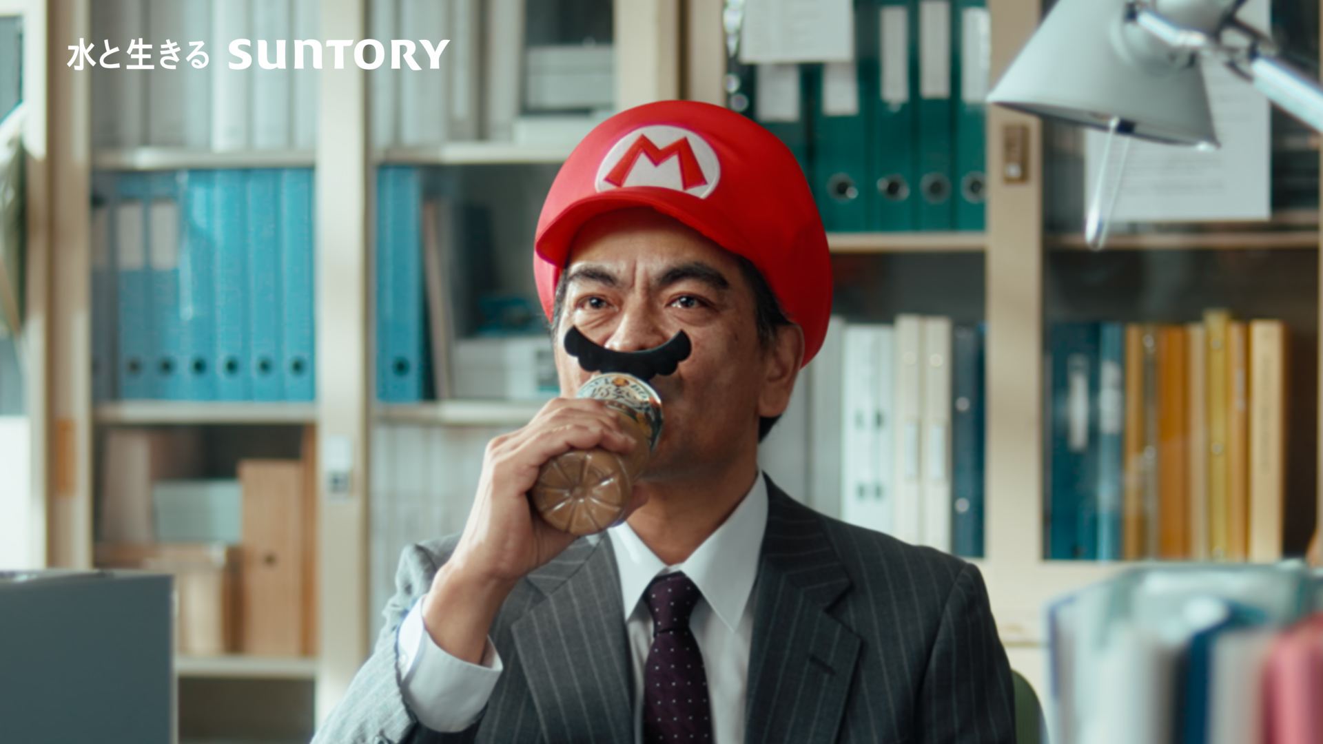 コラボを記念したオリジナル動画「みんなでマリオ」篇をサントリー公式YouTubeチャンネルで公開