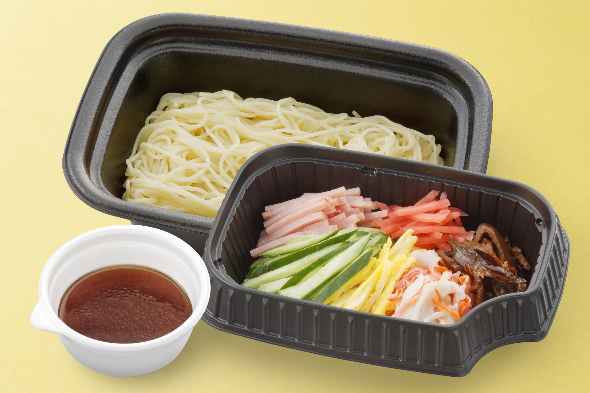 持ち帰り「6品目の冷し中華醤油」（756円）