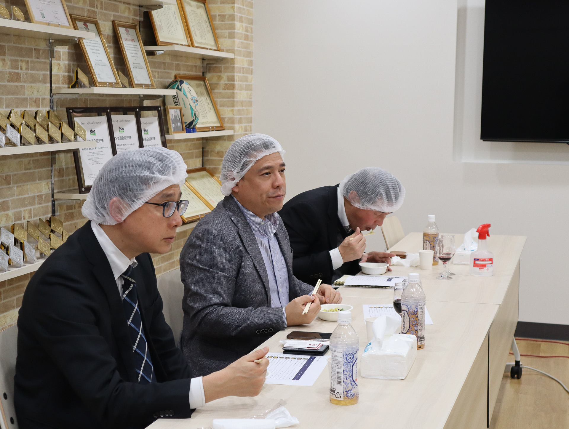 成城石井のセントラルキッチンでの検討会