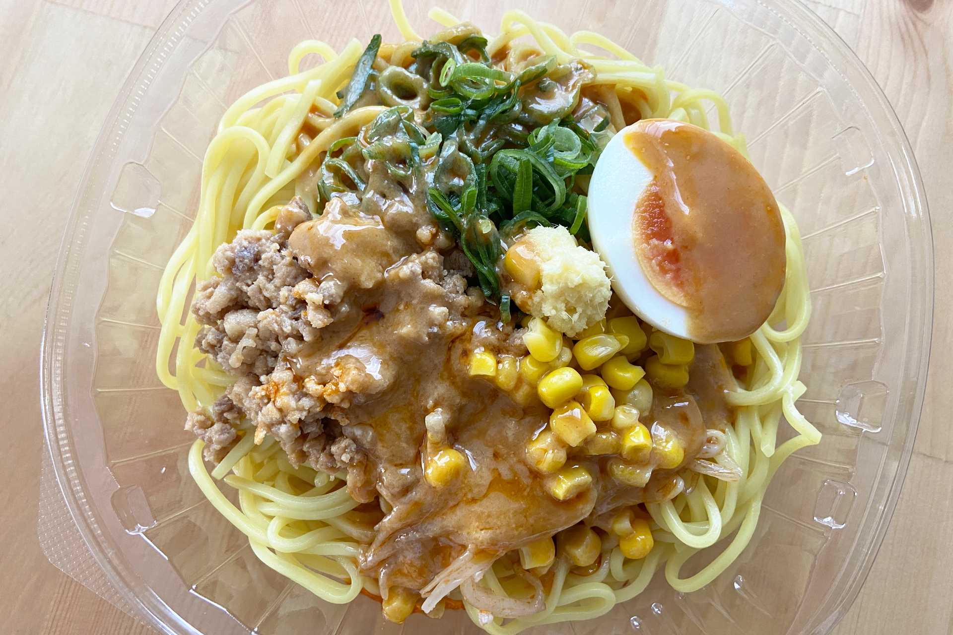 味わいは夏バージョンの味噌ラーメン。しょうがでさっぱりと食べられる