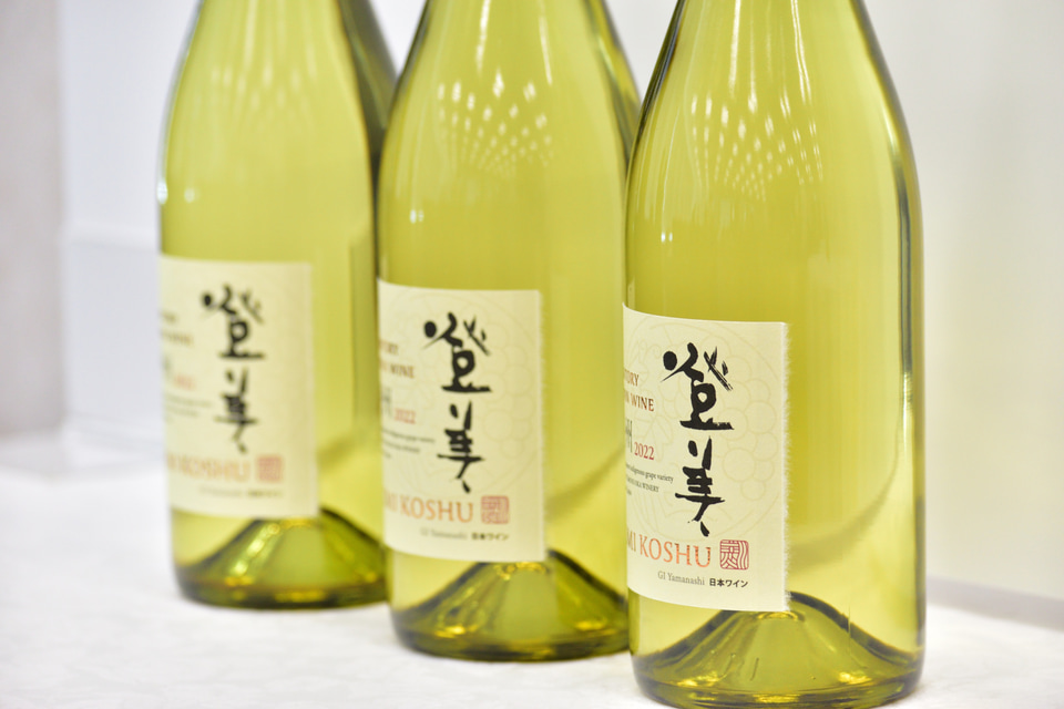 登美の丘 2019 白ワイン サントリー　3本 登美の丘 2019 白ワイン サントリー3本
