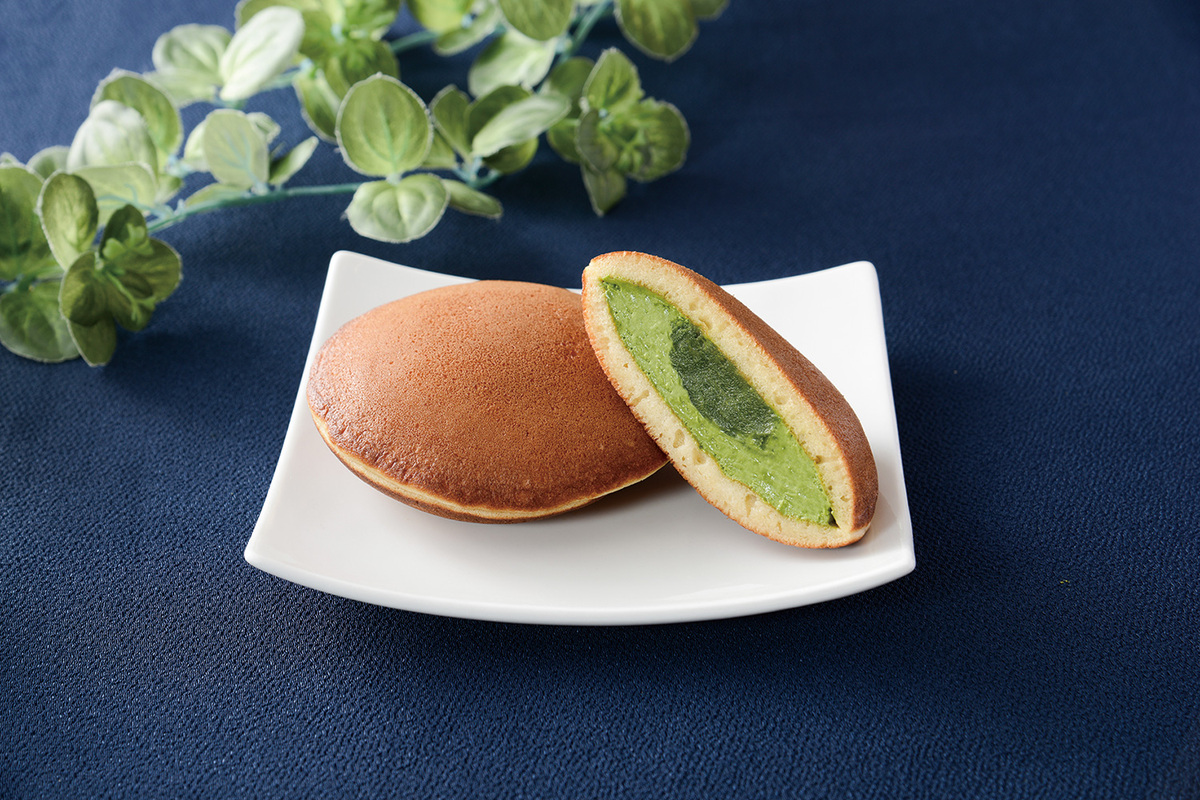 「Uchi Café×森半 濃いお抹茶どらもっち」（246円）
