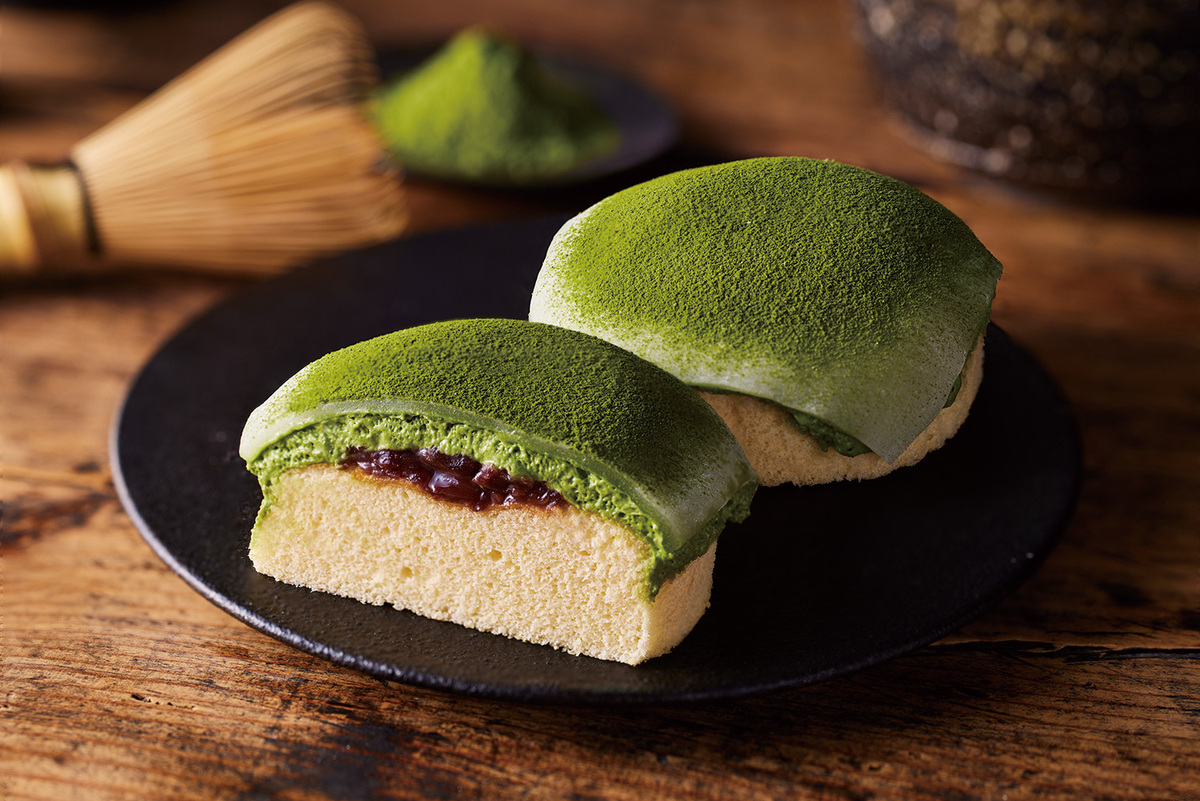 「Uchi Café×森半 濃いお抹茶大福みたいなパンケーキ」（322円）
