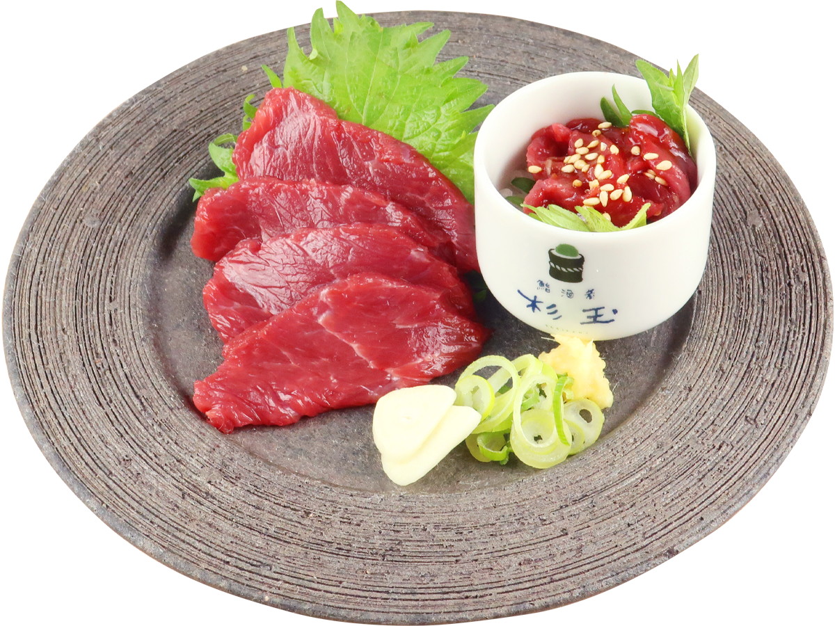「馬肉の刺し盛り」（869円）