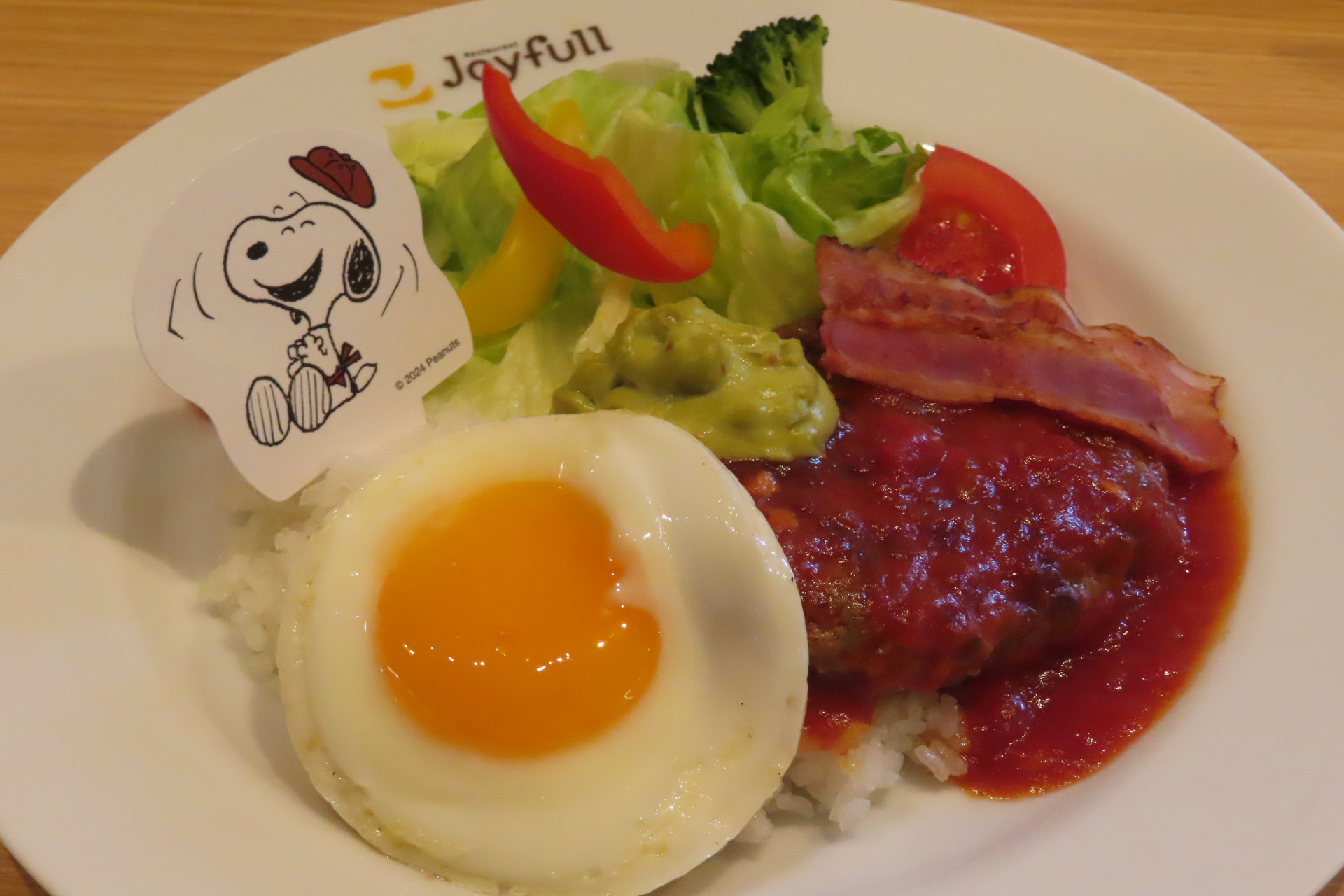 スヌーピーのSurf's Upロコモコプレート