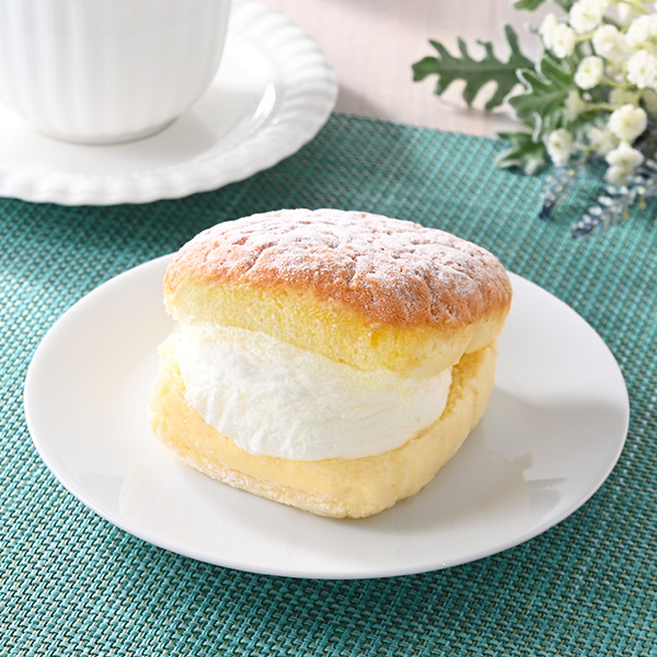 ファミマ「こいうまクリーム」の「ふわふわ台湾カステラ」「ふわもち